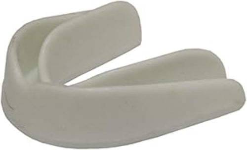 Clear custom fit sports mouthguard with a hygienic carrying cas